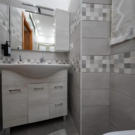 Mi Casa Tu Casa -